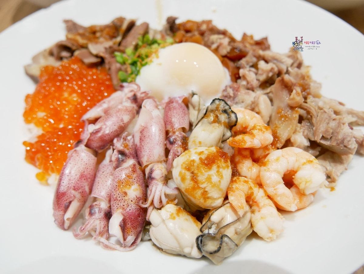 【桃園美食】南崁夜市附近《海料理海米粉》以海鮮為主題的傳統小吃店,用小吃價格就可以吃到海鮮料理。 - 第13張圖