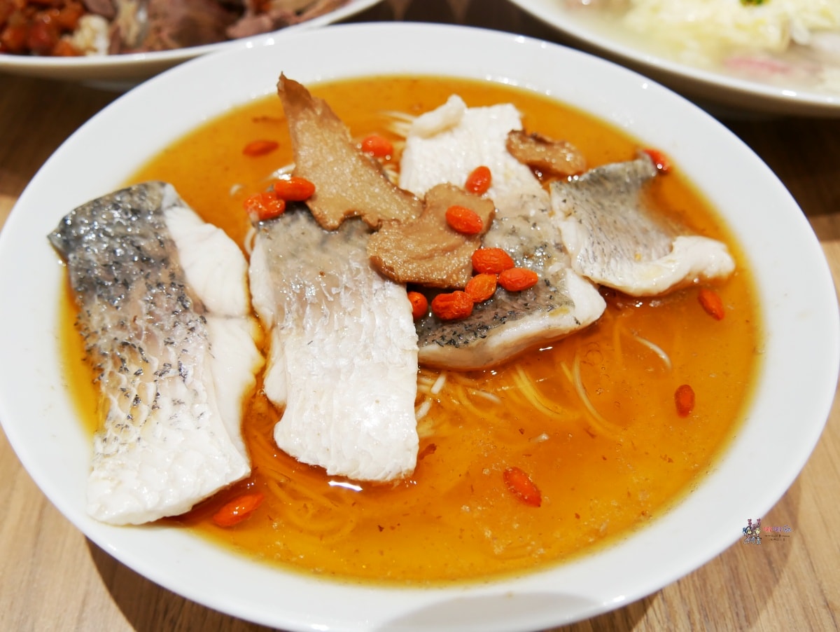 【桃園美食】南崁夜市附近《海料理海米粉》以海鮮為主題的傳統小吃店,用小吃價格就可以吃到海鮮料理。 - 第20張圖