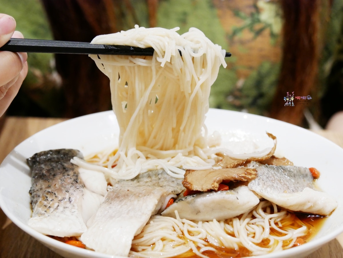 【桃園美食】南崁夜市附近《海料理海米粉》以海鮮為主題的傳統小吃店,用小吃價格就可以吃到海鮮料理。 - 第21張圖