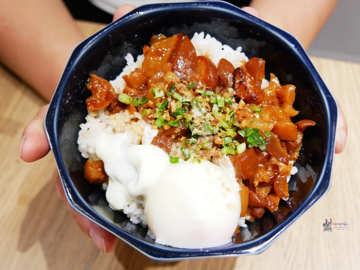 【桃園美食】南崁夜市附近《海料理海米粉》以海鮮為主題的傳統小吃店,用小吃價格就可以吃到海鮮料理。 - 第10張圖