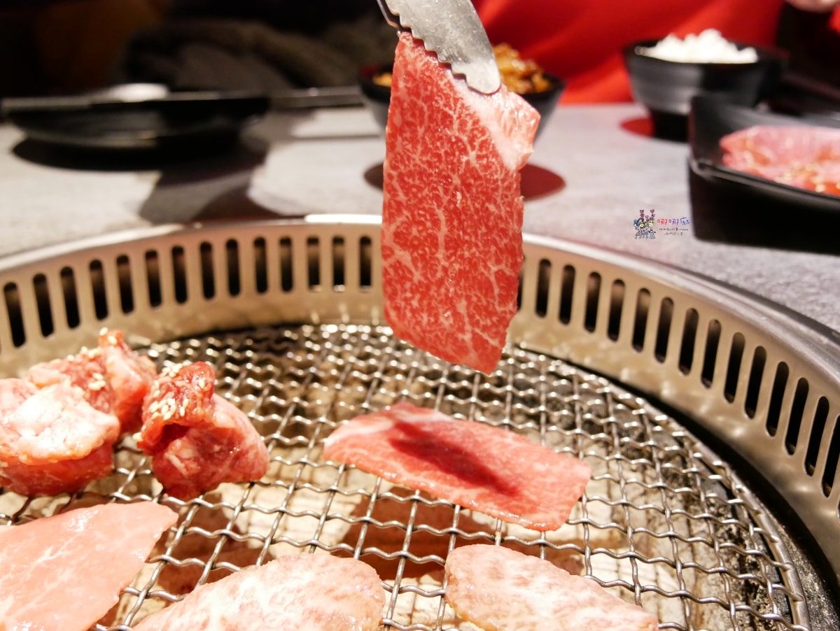 【中壢燒烤推薦】中美路上《三柒燒き肉專門店》高CP值和牛吃到飽,多種部位可以選! - 第27張圖
