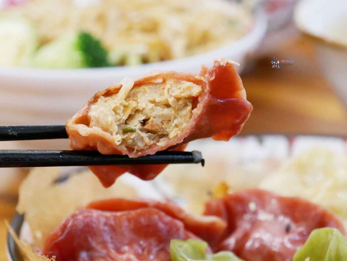 【桃園美食】戶政事務所旁《小莳䒫-餃子咖哩麵》價格不貴令人驚豔的彩色餃子,還有加入巧克力的咖哩。 - 第20張圖