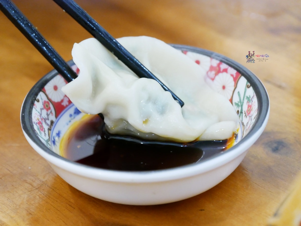 【桃園美食】戶政事務所旁《小莳䒫-餃子咖哩麵》價格不貴令人驚豔的彩色餃子,還有加入巧克力的咖哩。 - 第8張圖