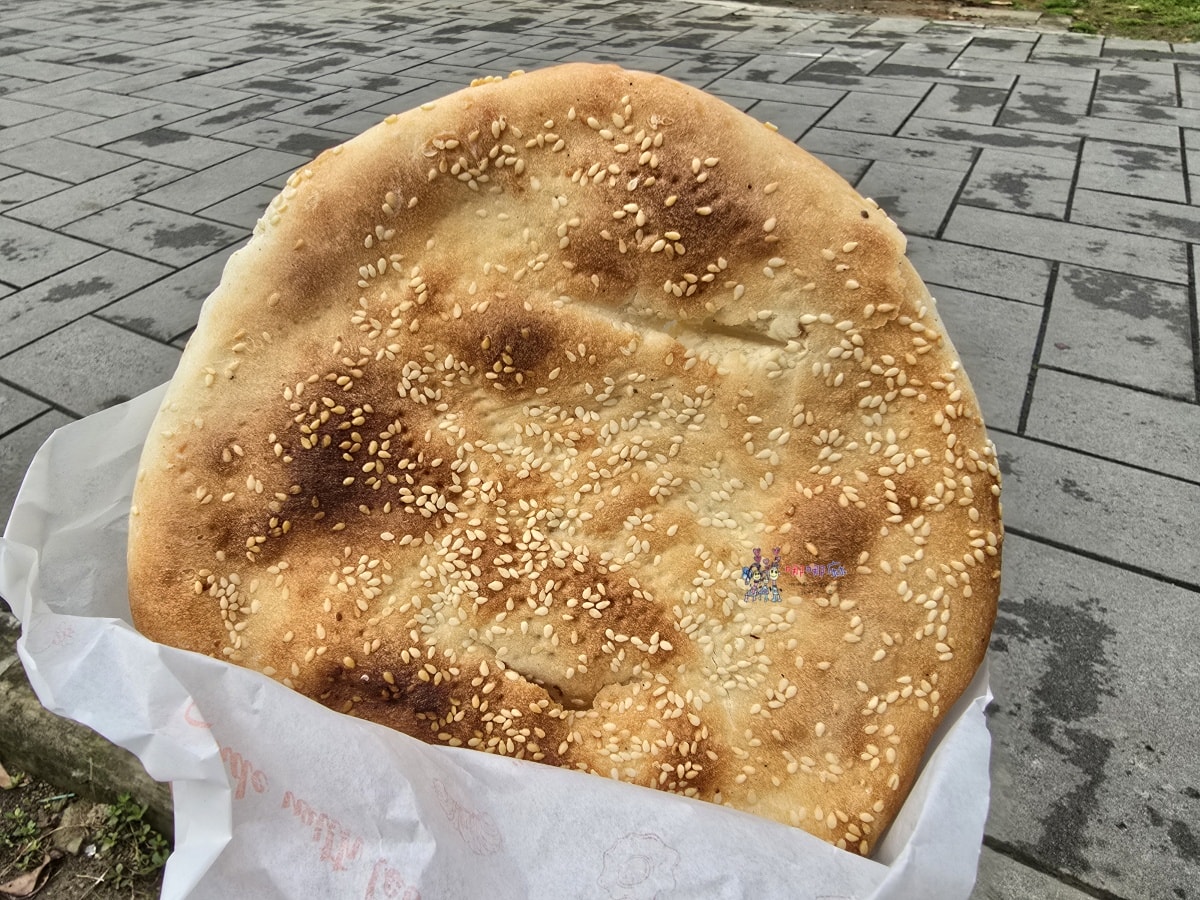【桃園美食】八德大湳市場旁《阿凡提新疆羊肉烤包子》道地新疆烤羊肉包子,大顆紮實酥脆餡多 - 第13張圖
