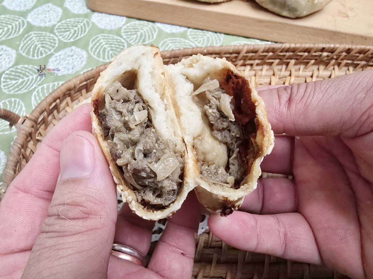 【桃園美食】八德大湳市場旁《阿凡提新疆羊肉烤包子》道地新疆烤羊肉包子,大顆紮實酥脆餡多 - 第20張圖