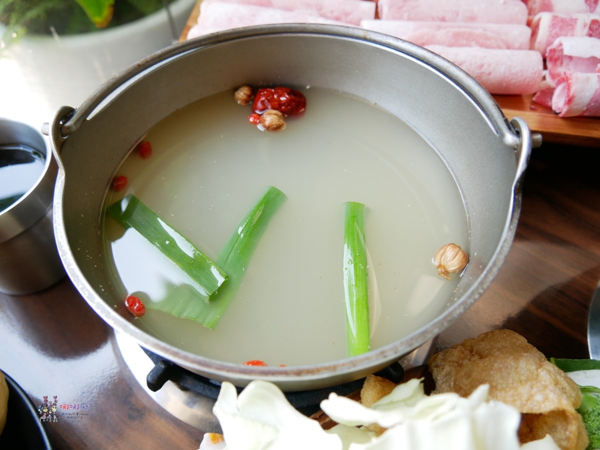 【桃園美食】八德夜市附近《想吃鍋創意小火鍋》壽星滿額免費送雪蟹,還有新推出手臂長泰國蝦! - 第33張圖