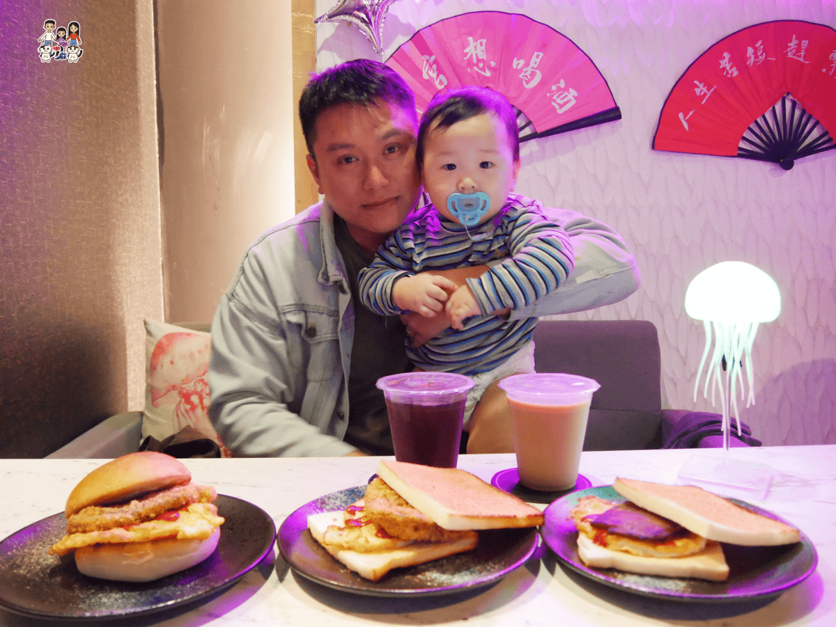 桃園美食 榮曜豬排吐司：水母餐酒館老闆噴淚新作！從深夜到清晨，這口阿嬤獨門醬汁炸豬排漢堡太靈魂了！